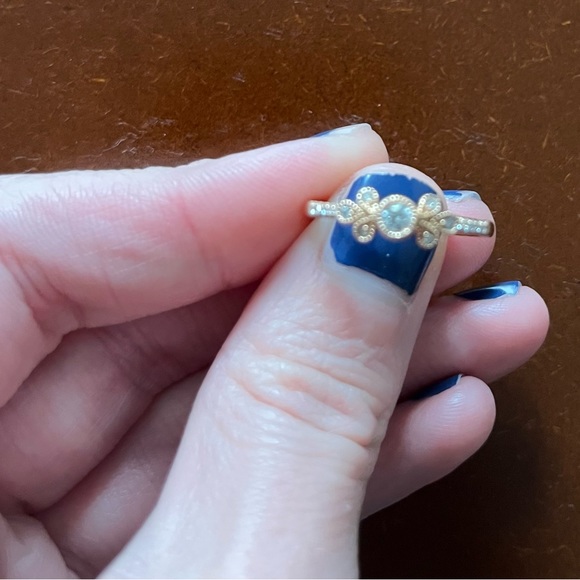 Womens solid rose gold and Diamond ring - vintage look - Picture 3 of 5